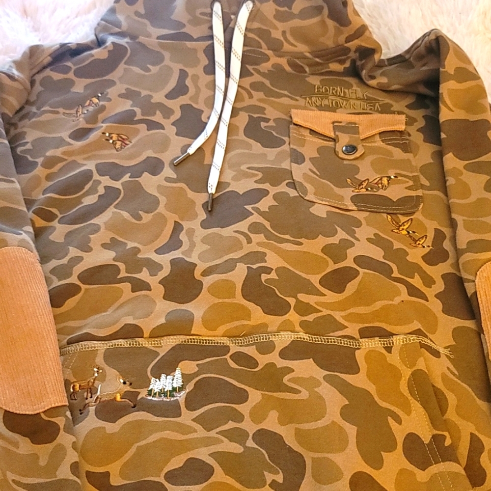 3xl men bornfly hood camoflague with ducks on different parts of shirt
